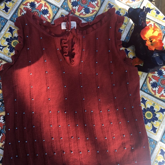 Burgundy ruffled crop top - Picture 3 of 5